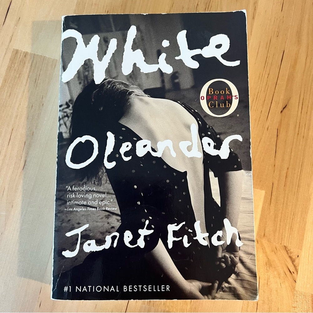 📚BUY 2 GET 1 FREE White Oleander by Janet Fitch